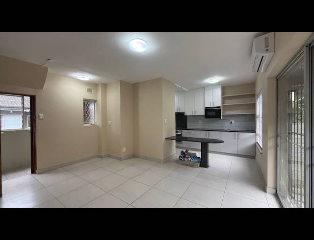2 BEDROOM DUPLEX RENTED IN ESSENWOOD